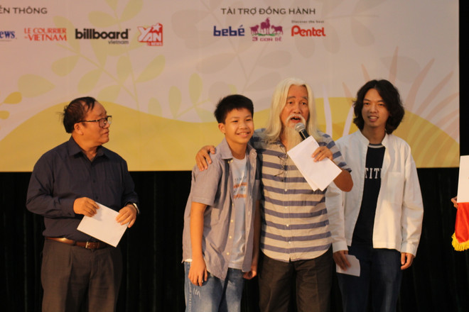 Nguyễn Nhật Ánh là 'Hiệp sĩ Dế Mèn,' đóng góp 30 triệu cho Giải thưởng ảnh 3