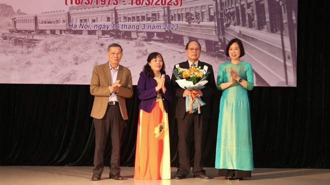 Rưng rưng ngày hội ngộ của những cán bộ TTXVN xông pha nơi lửa đạn ảnh 1