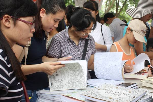 Triển lãm-Hội chợ sách Quốc tế Việt Nam 2015 thu về hơn 15 tỷ đồng ảnh 2