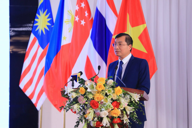 Tổng Biên tập Báo Điện tử VietnamPlus Trần Tiến Duẩn phát biểu tại hội thảo. (Ảnh: PV/Vietnam+)