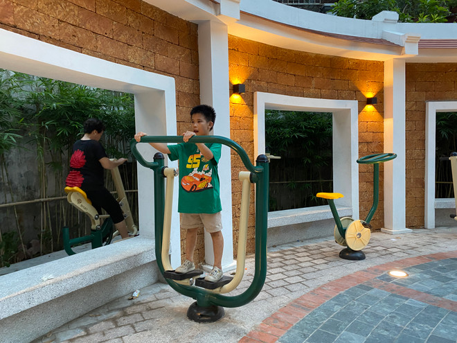 Công trình này đã mang đến một nơi vui chơi an toàn, lành mạnh cho trẻ em trong dịp Hè và sau những giờ học căng thẳng. (Ảnh: PV/Vietnam+) sangieng21.JPG