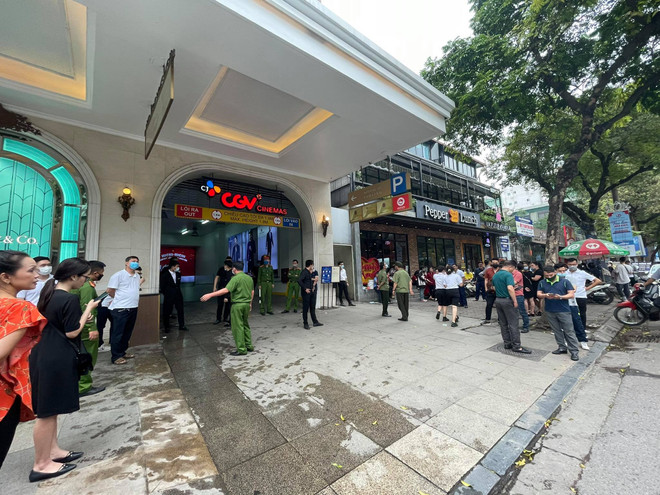 Hà Nội: Kịp thời dập tắt đám cháy tầng hầm Tràng Tiền Plaza ảnh 3