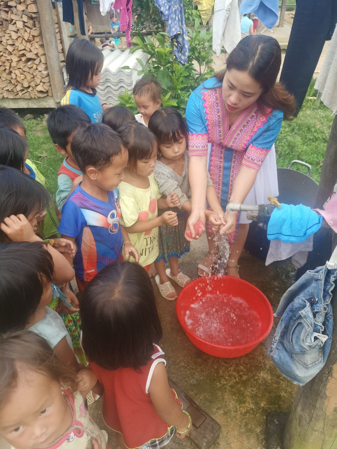 Cô giáo trẻ ươm mầm nơi bản làng nghèo nhất tỉnh Thanh Hóa ảnh 2