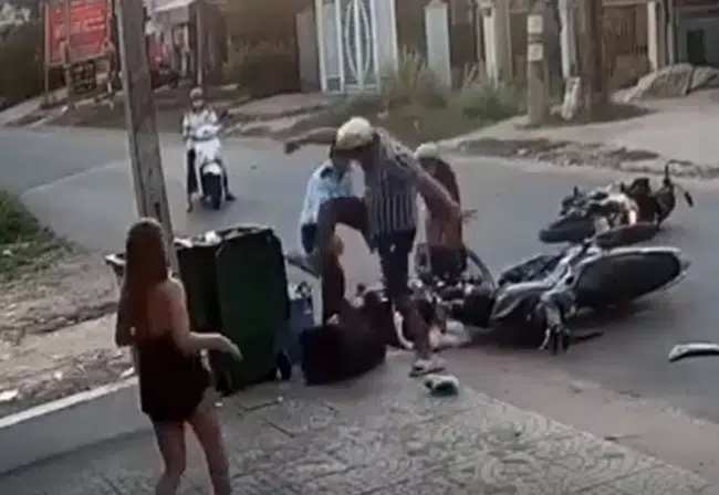 Bộ Giáo dục đề nghị xử lý nghiêm hành vi bạo lực đối với nữ sinh ảnh 1