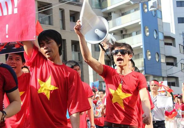 Người Việt tại Nhật phản đối trước Sứ quán Trung Quốc ảnh 4