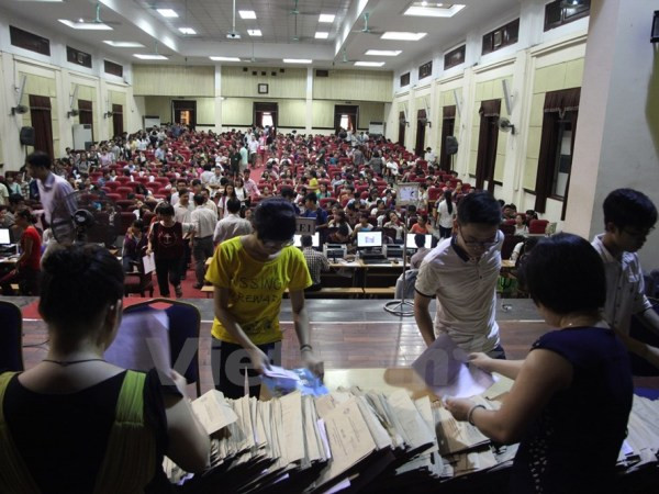 Lãnh đạo các trường đại học "hiến kế" gì để gỡ rối xét tuyển sinh ảnh 1