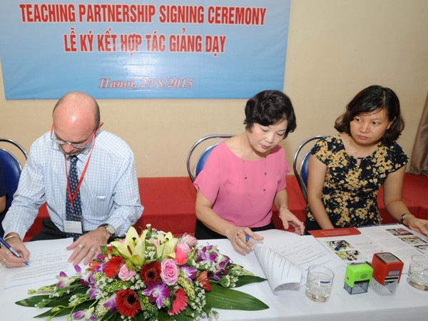 Hội đồng Anh phối hợp dạy ngoại ngữ trong trường tiểu học ảnh 1