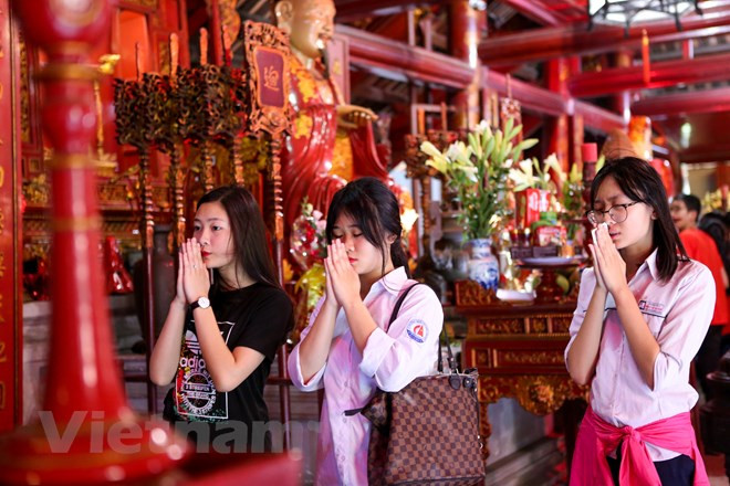 Tuyển sinh vào lớp 10: Thí sinh gồng mình chen cửa hẹp trường công ảnh 2