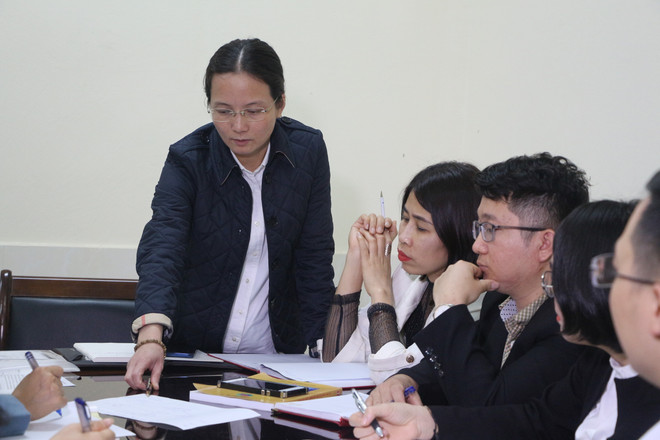 Giảng viên Đại học Vinh trao đổi với học viên. (Ảnh: TTXVN) Gần 30% giảng viên đại học trên cả nước đạt trình độ tiến sỹ ảnh 1