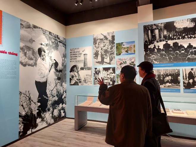 Máu và hoa: Hiểu thêm về 12 ngày đêm quật khởi của Thủ đô trước B52 Mỹ ảnh 1