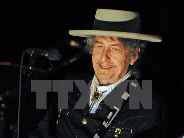 Sách tranh tái hiện những dấu mốc trong cuộc đời Bob Dylan ảnh 1