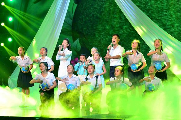 Quang Anh lấy nước mắt khán giả với câu chuyện về gia đình ảnh 4