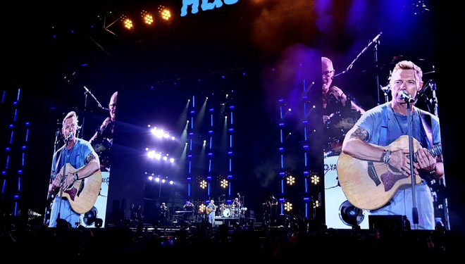 Hay Fest 2023: Sao quốc tế ‘hối hận vì không đến Việt Nam sớm hơn’ ảnh 2