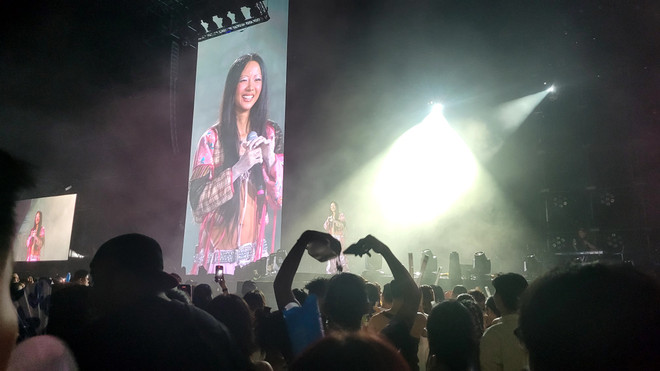 Hay Fest 2023: Sao quốc tế ‘hối hận vì không đến Việt Nam sớm hơn’ ảnh 4