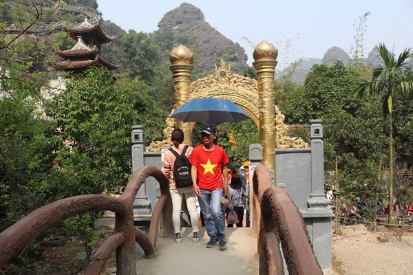 Bộ VHTT và DL lên tiếng về vụ xâm hại di sản ở Tràng An ảnh 1