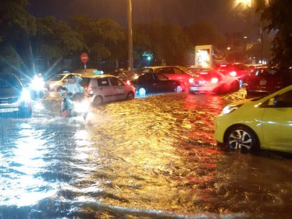 Hà Nội: Sẵn sàng phương án đảm bảo an toàn cho học sinh khi mưa bão ảnh 1