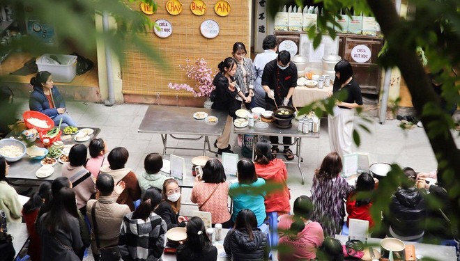 Chuyên gia ẩm thực người Indonesia hướng dẫn nấu cỗ chay miễn phí ảnh 1