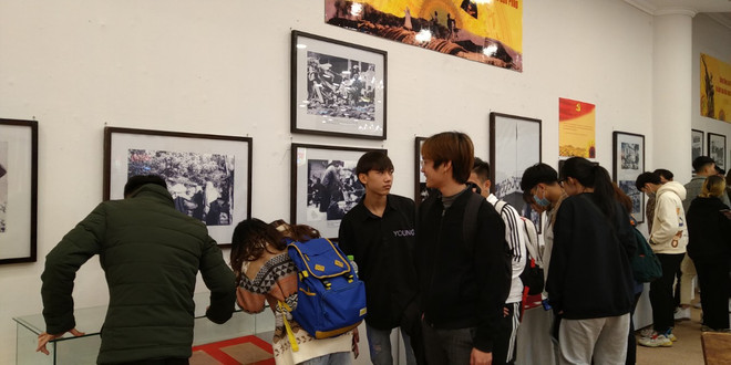 Hiểu hơn về lịch sử Đảng qua Triển lãm 'Đảng ta thật là vĩ đại' ảnh 3