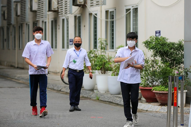 Gợi ý đáp án môn Toán kỳ thi tuyển sinh vào lớp 10 của Hà Nội ảnh 1