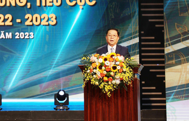 Bí thư Trung ương Đảng, Trưởng ban Tuyên giáo Trung ương Nguyễn Trọng Nghĩa phát biểu tại Lễ trao giải. (Ảnh: Minh Anh/Vietnam+) VietnamPlus đạt Giải B Giải Báo chí Đấu tranh Phòng, Chống Tham nhũng ảnh 4