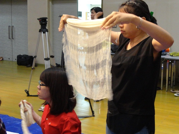 Thực hành phương pháp nhuộm màu kusaki-zome tại Hà Nội ảnh 6