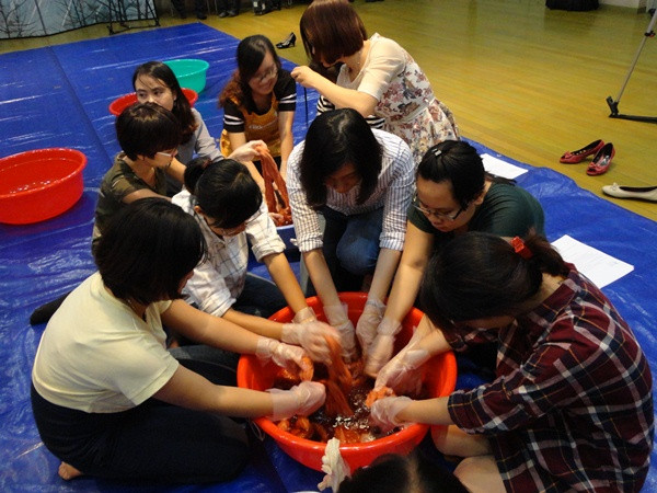 Thực hành phương pháp nhuộm màu kusaki-zome tại Hà Nội ảnh 8