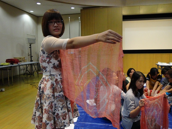 Thực hành phương pháp nhuộm màu kusaki-zome tại Hà Nội ảnh 1