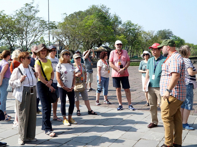 Năm 2023, ngành Du lịch phục vụ khoảng 110 triệu khách du lịch nội địa, 13 triệu khách quốc tế. (Ảnh: CTV/Vietnam+) dulich2-2697.jpg