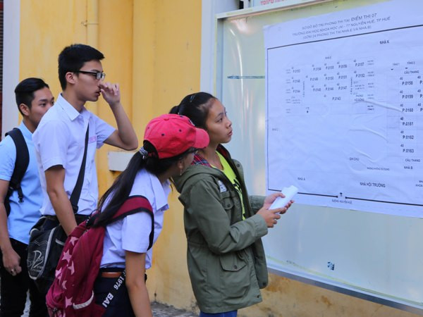 Sáng nay, Bộ Giáo dục và Đào tạo họp và công bố điểm sàn ảnh 1