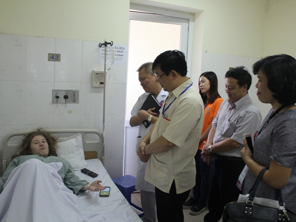 Sang Việt Nam thi Olympic Sinh học, hai thí sinh nước ngoài nhập viện ảnh 1