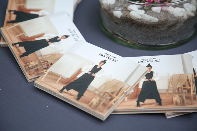 Hồng Nhung đưa người yêu nhạc trở về tuổi thơ qua album 'Tuổi thơ tôi' ảnh 1