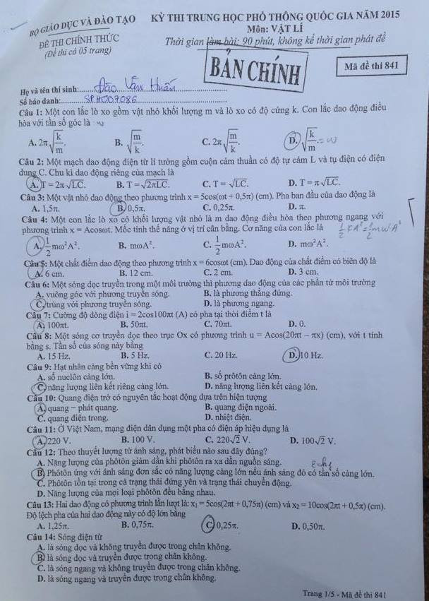 Thi THPT quốc gia: Thí sinh than đề thi môn Vật lý khó "nhằn" ảnh 1