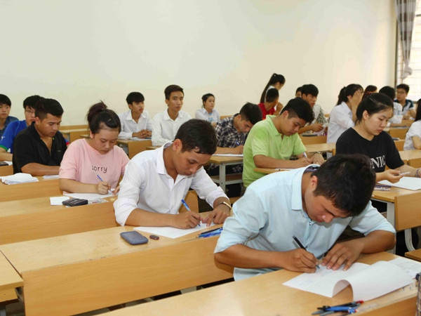 Làm gì để "né" thi tốt nghiệp trung học phổ thông mà vẫn vào đại học ảnh 1