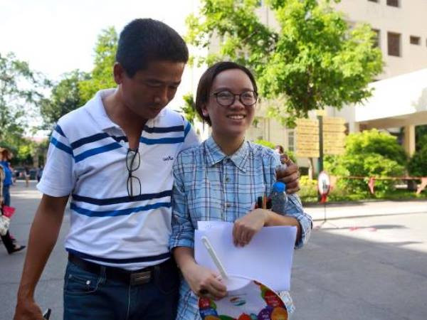 Đề thi môn Ngữ văn có đến 10 câu hỏi, thí sinh “hoa mắt” ảnh 1