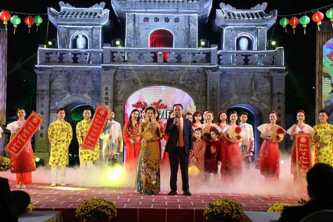 Nhà thơ Hồng Thanh Quang: Buông bỏ chấp niệm, tự biết thế nào là đủ ảnh 2