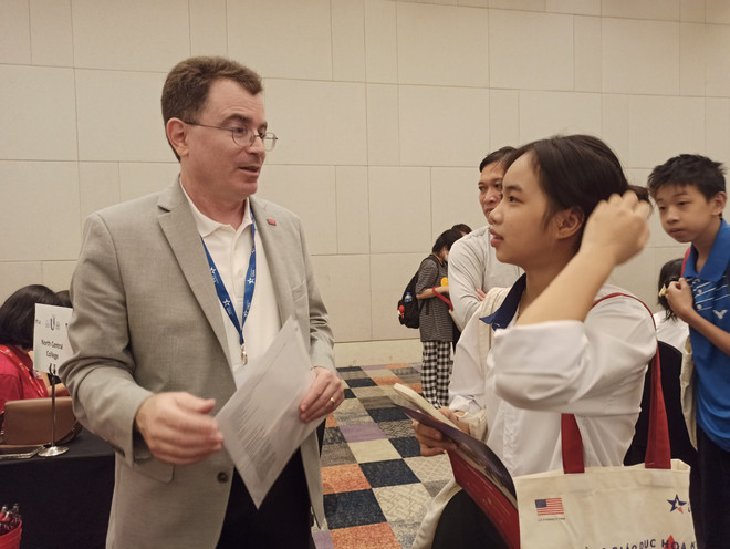 Hàng trăm học sinh, phụ huynh tham gia Triển lãm giáo dục Hoa Kỳ ảnh 3