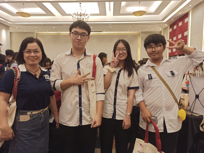 Hàng trăm học sinh, phụ huynh tham gia Triển lãm giáo dục Hoa Kỳ ảnh 4