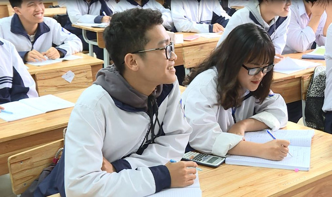 Bộ Giáo dục đề nghị giảm mức sàn, học phí bậc phổ thông sẽ giảm? ảnh 1