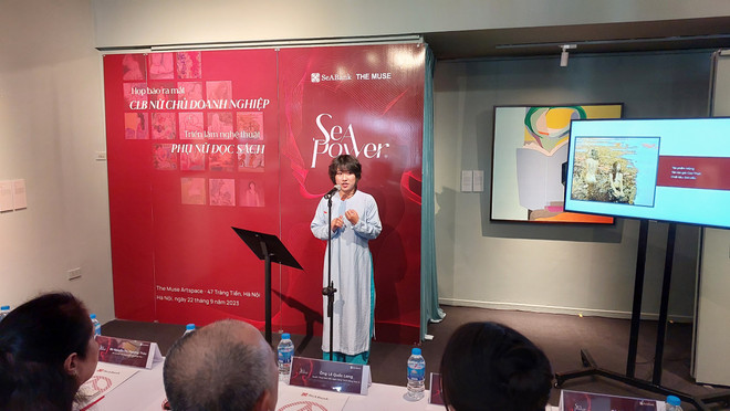 Khám phá thế giới sống động của những 'bóng hồng' đọc sách qua hội họa ảnh 3