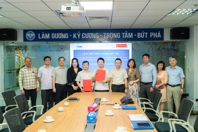 Lễ ký kết thỏa thuận hợp tác, ngày 24/5/2024 SCHANNEL MOU (15 of 17).jpg