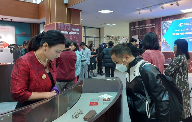 Trưng bày 200 tư liệu về 'Hội nghị Paris - Cuộc đàm phán lịch sử' ảnh 2