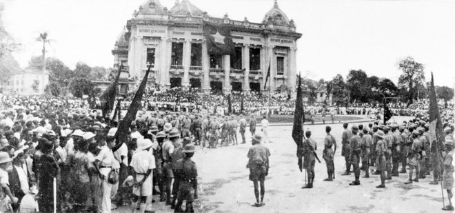 Tìm lại những tờ báo cũ từ năm 1945 viết về Cách mạng tháng Tám ảnh 1