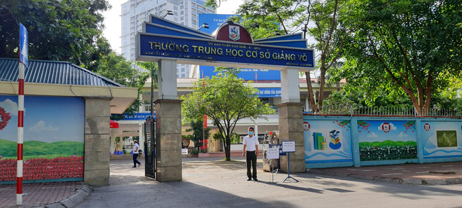 Nhiều điểm thi bố trí phòng chờ cho phụ huynh tránh nắng nóng ảnh 1