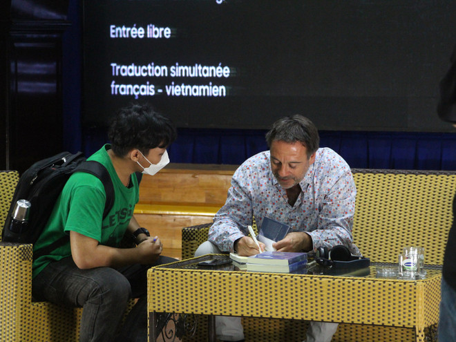 Khám phá các nền văn hóa châu Âu thông qua những trang sách ảnh 1