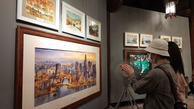 Ngắm cảnh sắc phương Nam qua triển lãm tranh màu nước tại Văn Miếu ảnh 1