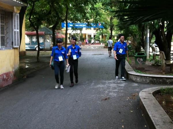 Sợ nắng nóng, tắc đường, sỹ tử khăn gói lên Thủ đô sớm ảnh 2