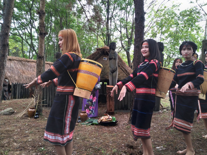 Lễ bỏ mả của người Gia Rai: Tôn vinh giá trị gia đình và cộng đồng ảnh 9