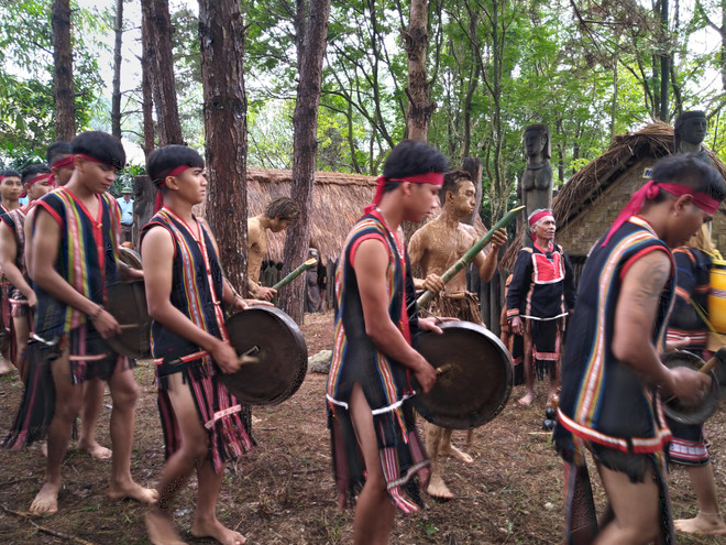 Lễ bỏ mả của người Gia Rai: Tôn vinh giá trị gia đình và cộng đồng ảnh 8