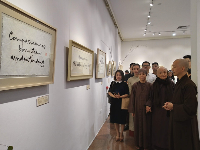 'Thư pháp của thiền sư Thích Nhất Hạnh đậm chất dân tộc và tuệ giác' ảnh 1