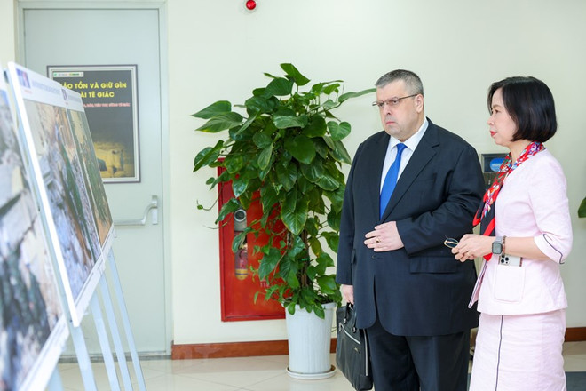 Nhà báo Nga Yury Denisovich: Hạnh phúc vì được công tác tại Việt Nam ảnh 2